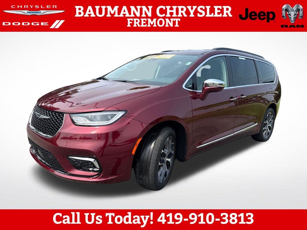 Used 2022 Chrysler Pacifica Limited Minivan/Van
