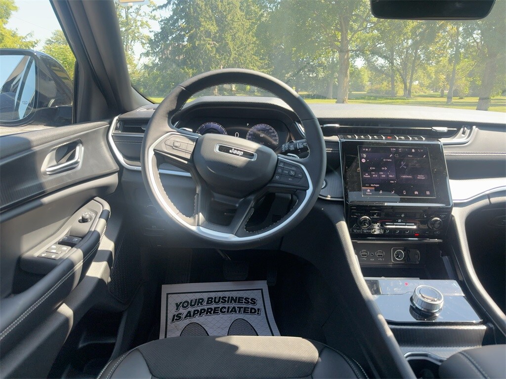 New 2025 Jeep Grand Cherokee L ALTITUDE X 4X4 Sport Utility