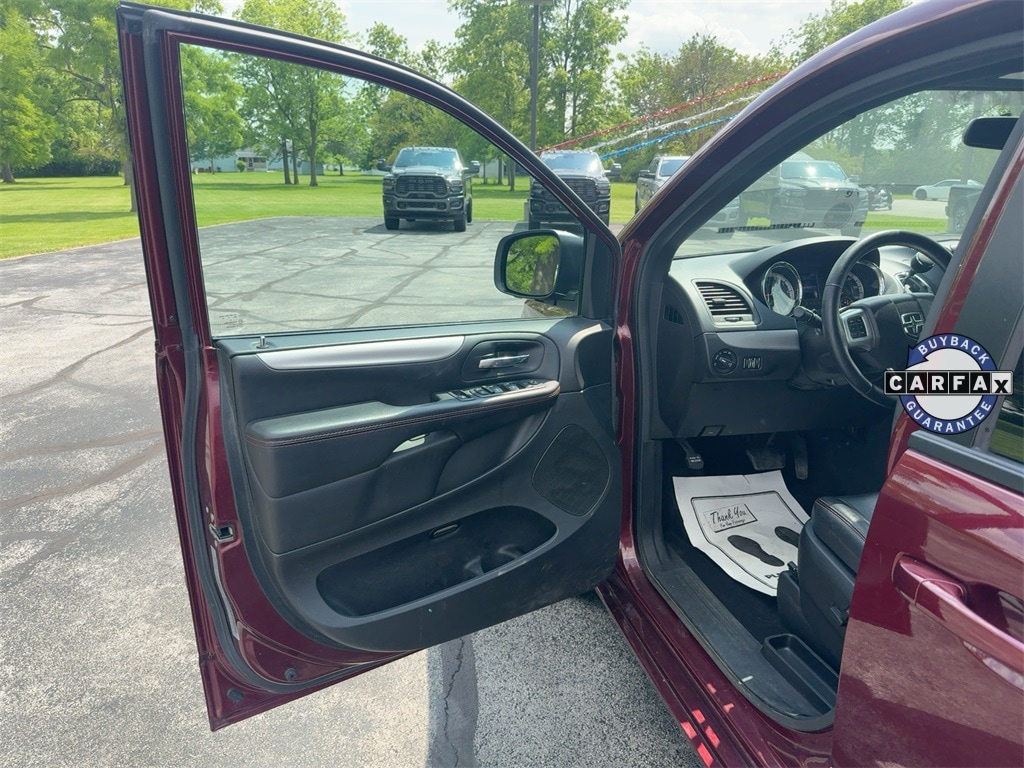 Used 2017 Dodge Grand Caravan GT with VIN 2C4RDGEG3HR726205 for sale in Fremont, OH