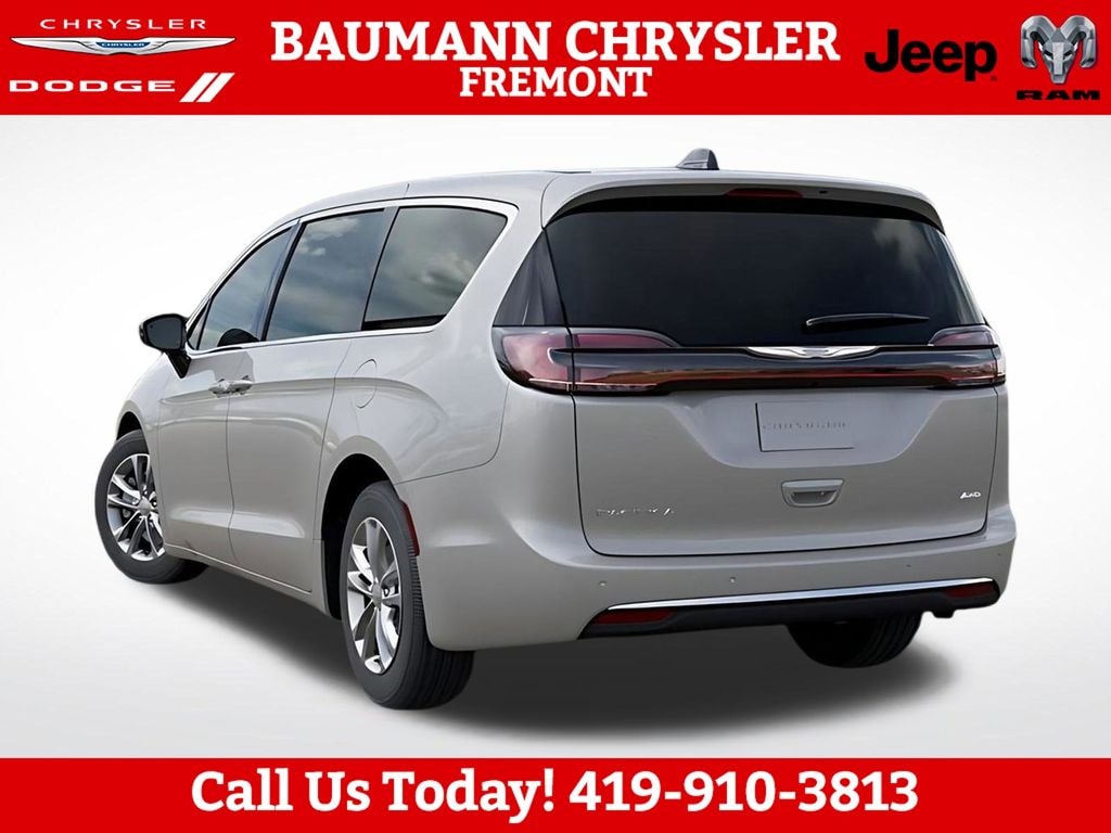 New 2026 Chrysler Pacifica SELECT AWD Passenger Van