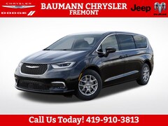 2026 Chrysler Pacifica SELECT Passenger Van