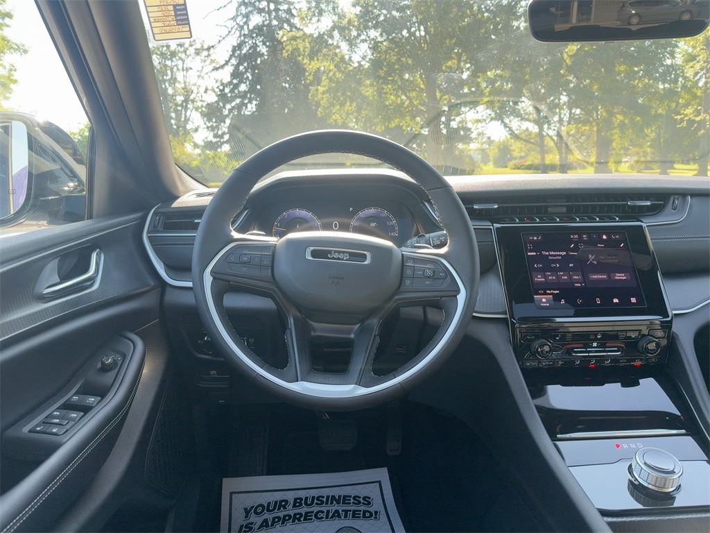 New 2025 Jeep Grand Cherokee L ALTITUDE X 4X4 Sport Utility