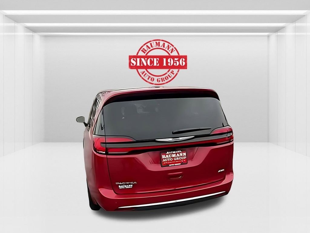 New 2026 Chrysler Pacifica SELECT AWD Passenger Van