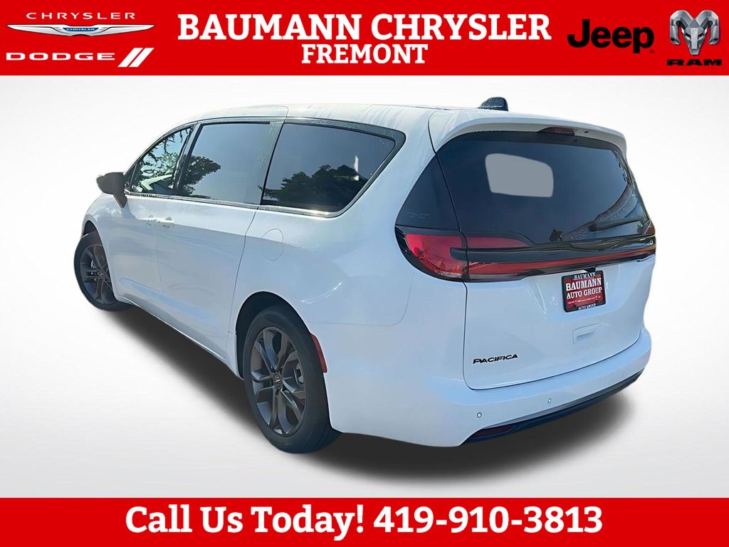 2026 Chrysler Pacifica Select - Photo 8