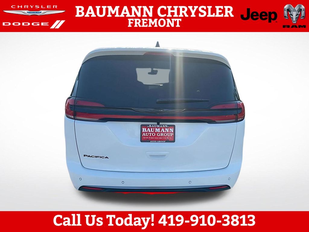 2026 Chrysler Pacifica Select - Photo 6