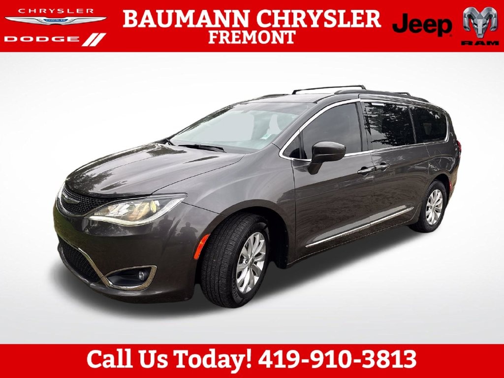 Used 2017 Chrysler Pacifica Touring L Minivan/Van