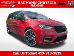 2026 Chrysler Pacifica SELECT Passenger Van