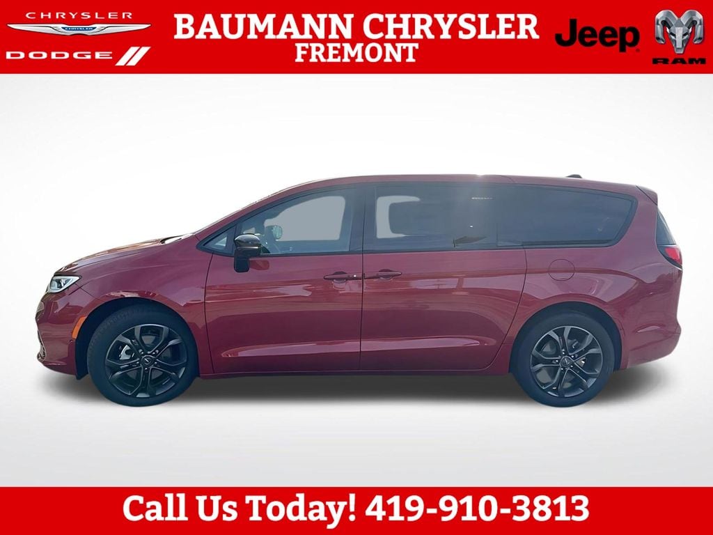2026 Chrysler Pacifica Select - Photo 9