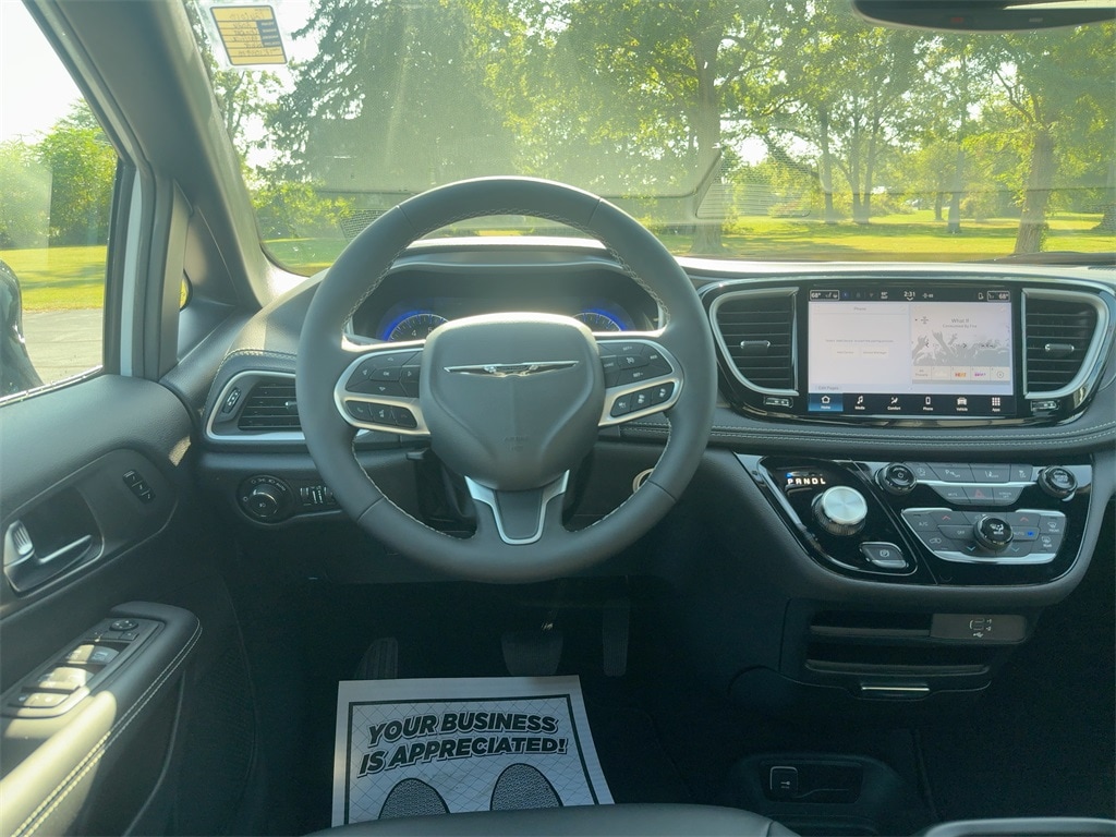 New 2026 Chrysler Pacifica SELECT Passenger Van