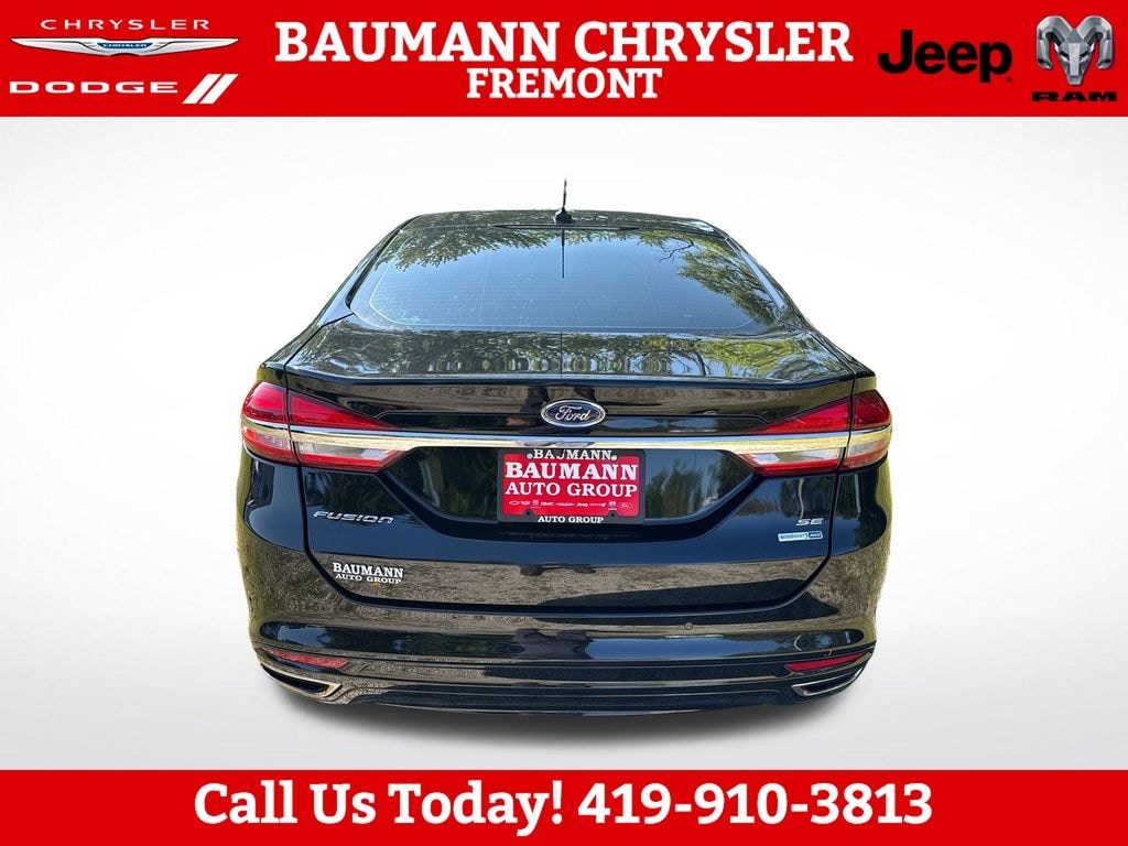 Used 2017 Ford Fusion SE Sedan
