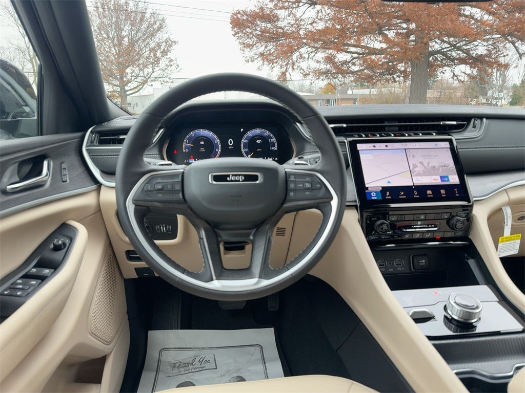New 2025 Jeep Grand Cherokee LIMITED 4X4 Sport Utility