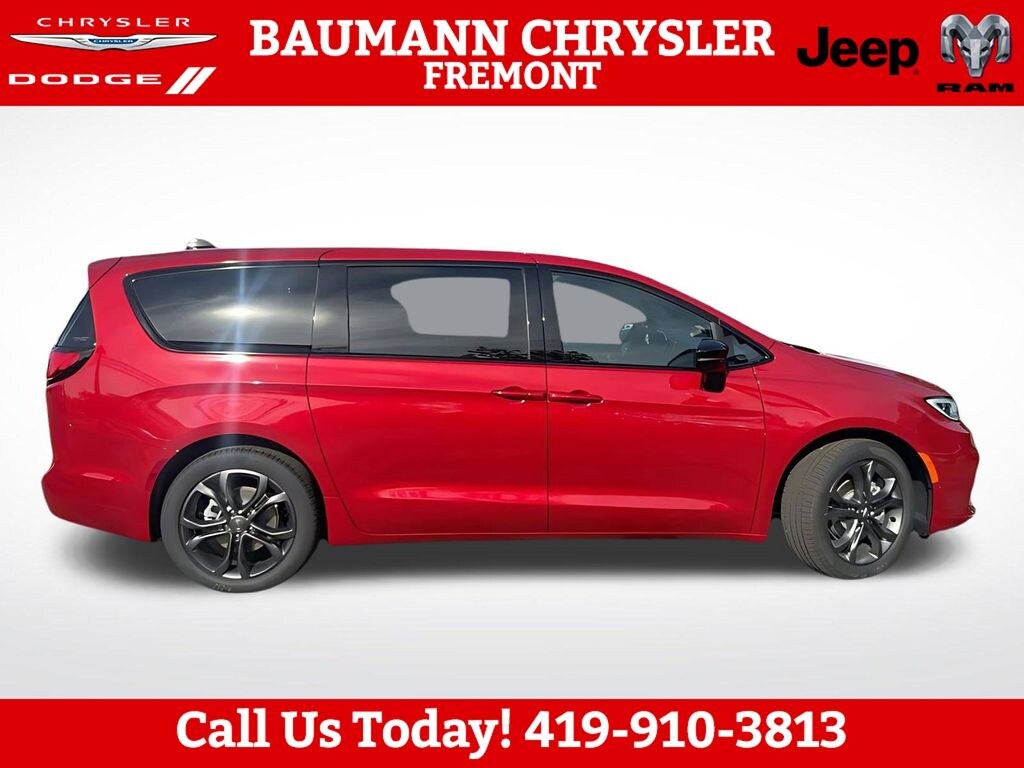 New 2026 Chrysler Pacifica SELECT Passenger Van