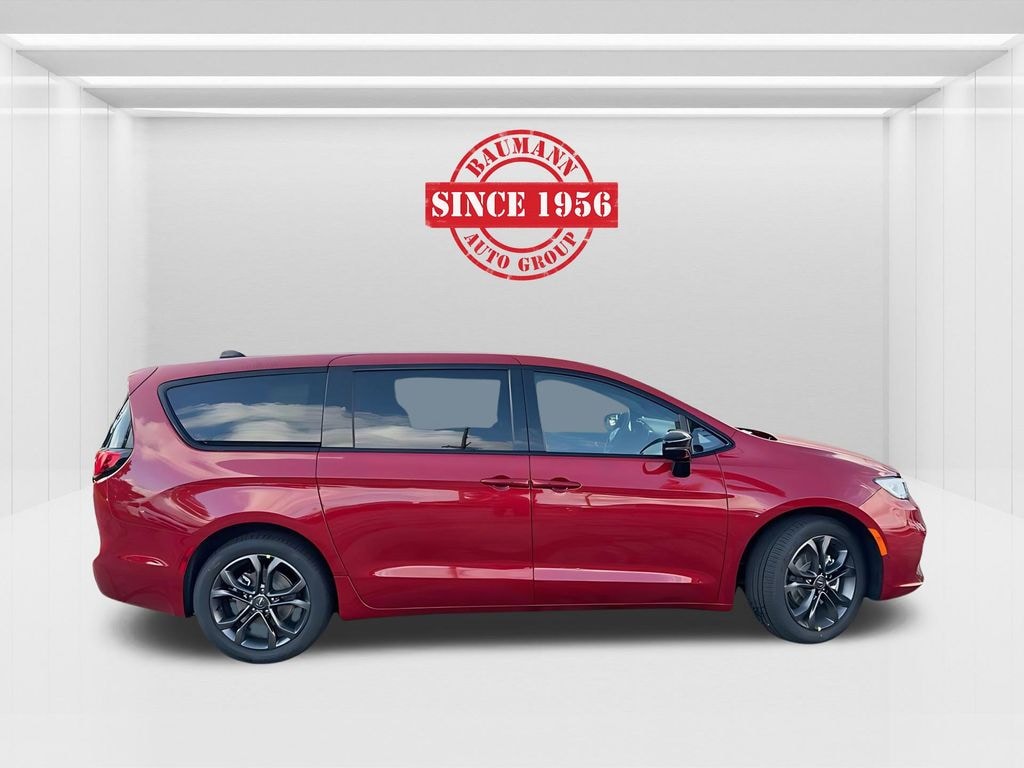 New 2026 Chrysler Pacifica SELECT Passenger Van