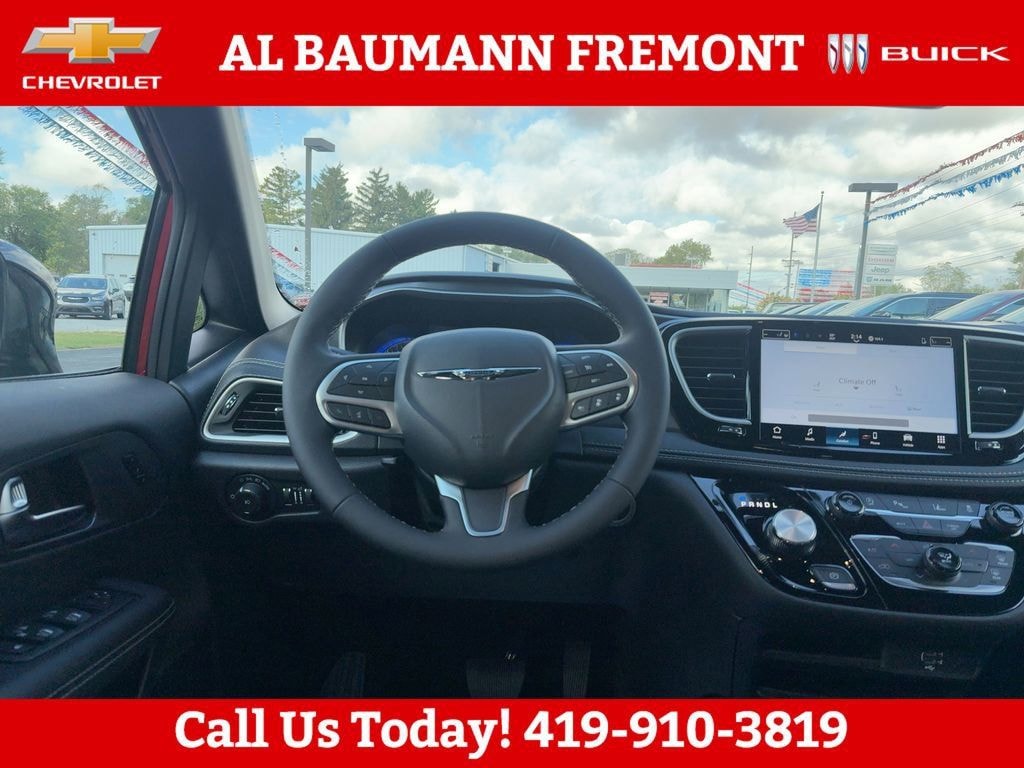 New 2026 Chrysler Pacifica SELECT Passenger Van