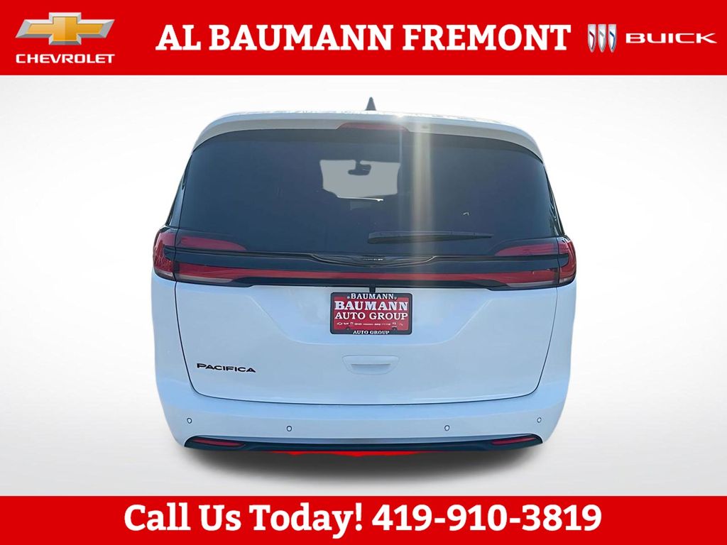 2026 Chrysler Pacifica Select - Photo 6