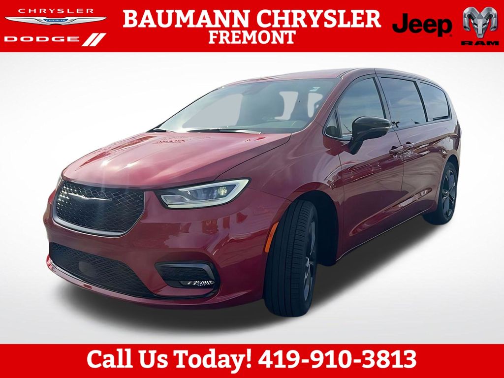2026 Chrysler Pacifica Select - Photo 10
