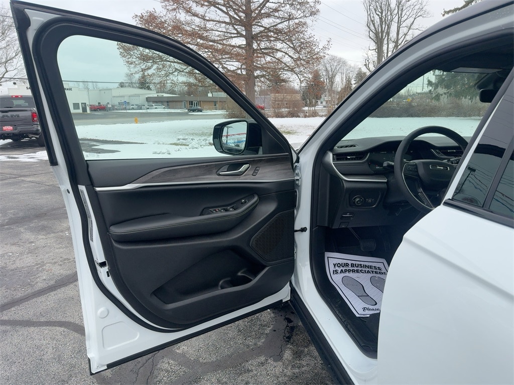 New 2025 Jeep Grand Cherokee LIMITED 4X4 Sport Utility