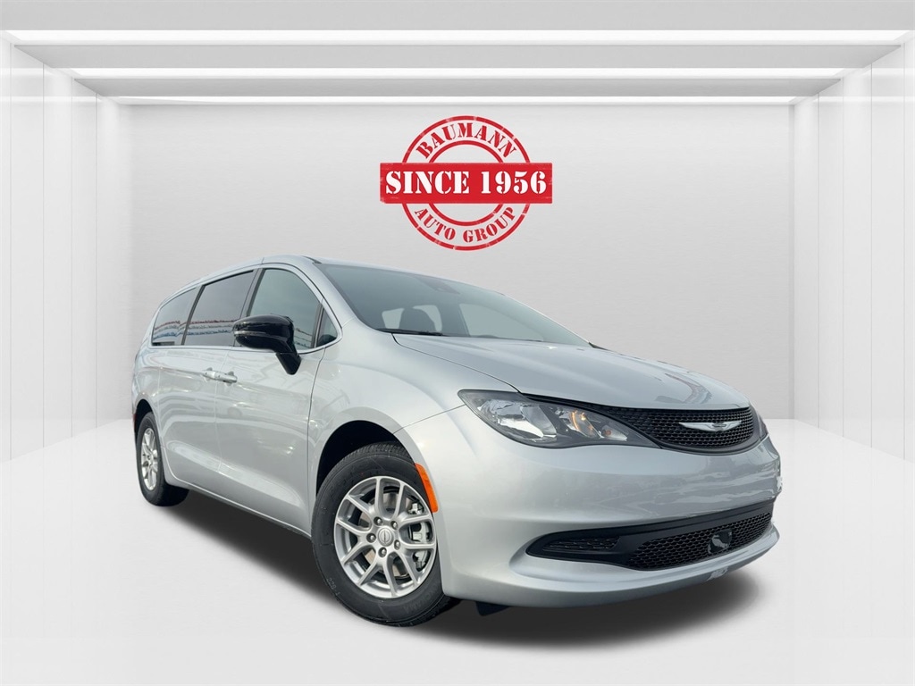 2026 Chrysler Voyager LX's photo