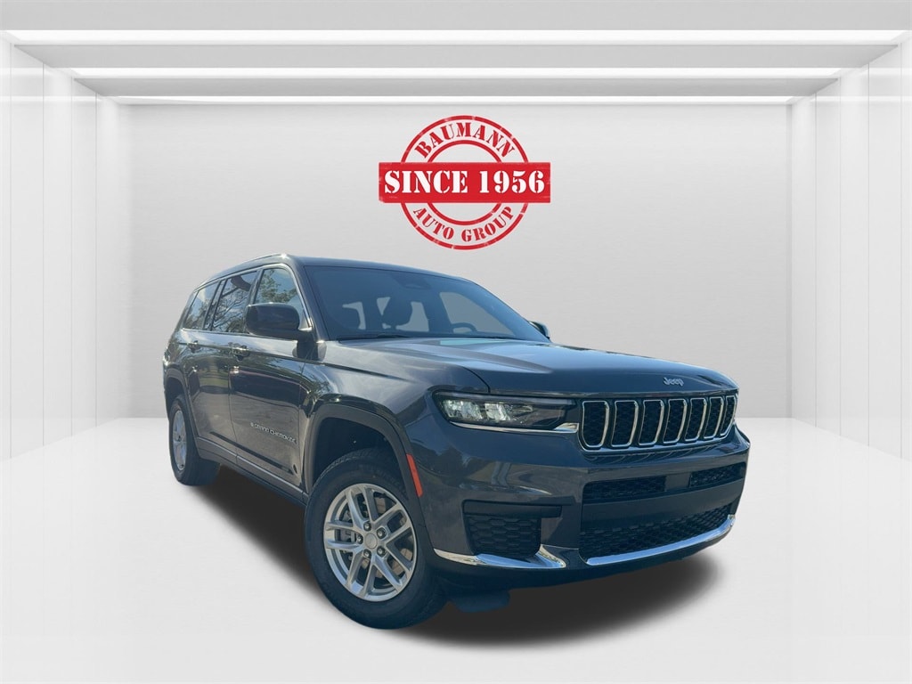 2025 Jeep Grand Cherokee L Laredo's photo