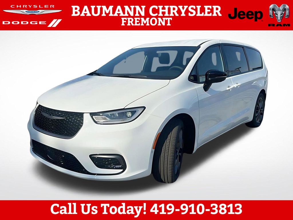 2026 Chrysler Pacifica Select - Photo 10