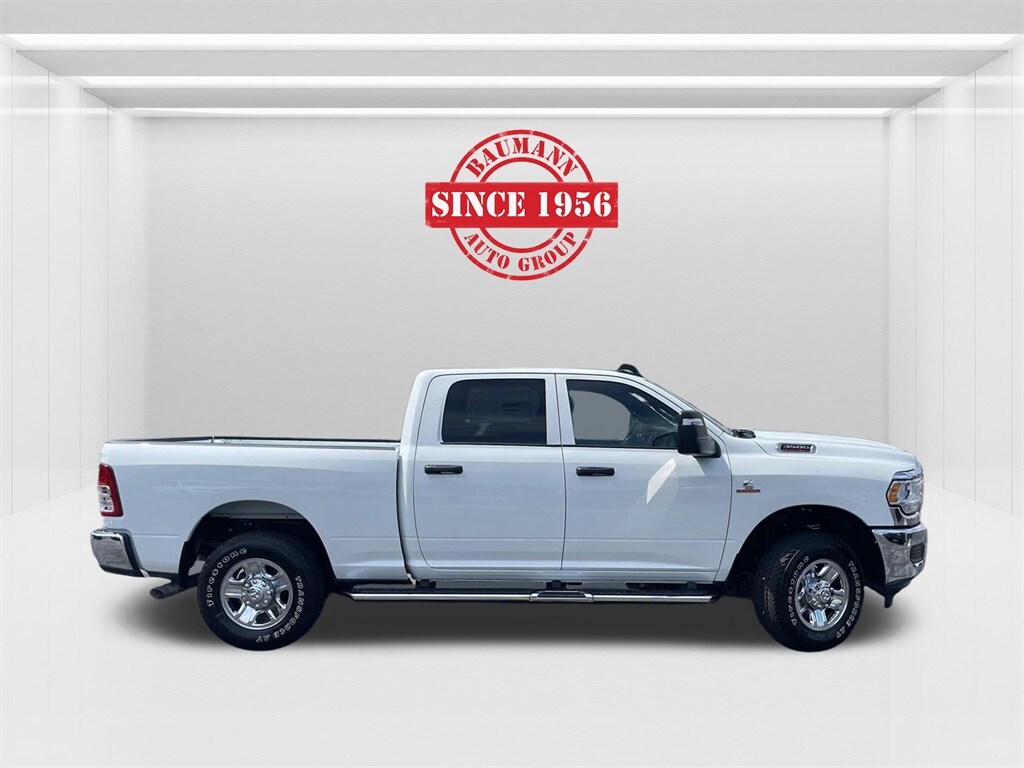 2023 Ram 3500 Tradesman photo 3