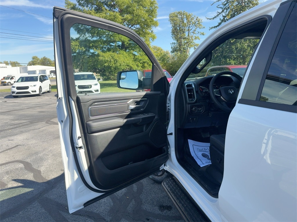 New 2026 Ram 1500 BIG HORN CREW CAB 4X4 5'7 BOX Pickup