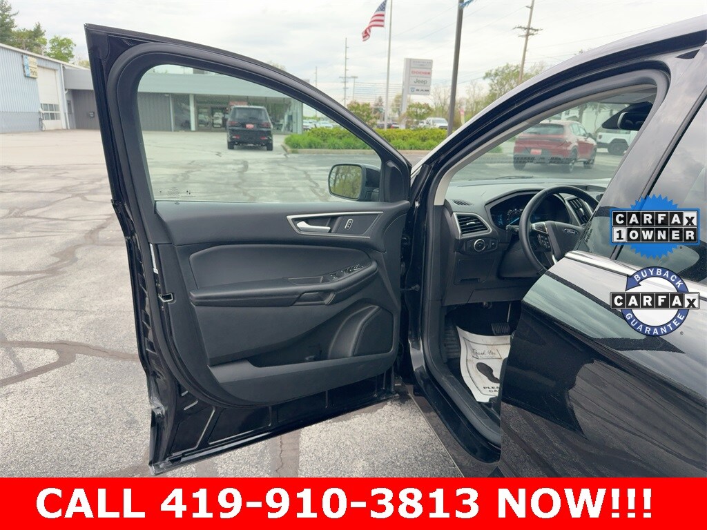 2023 Ford Edge SEL photo 2