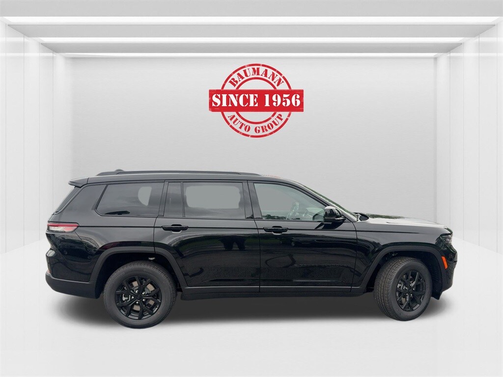 2025 Jeep Grand Cherokee Altitude photo 4