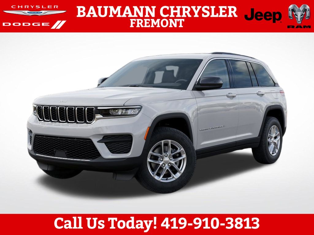 2026 Jeep Grand Cherokee Laredo X 4x4's photo