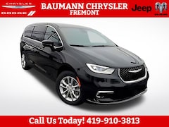 2026 Chrysler Pacifica SELECT AWD Passenger Van