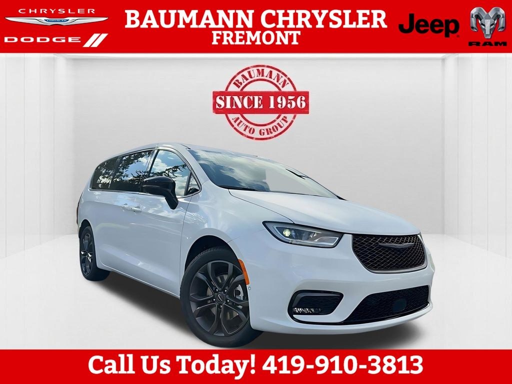 New 2026 Chrysler Pacifica SELECT Passenger Van