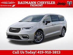 2026 Chrysler Pacifica SELECT AWD Passenger Van
