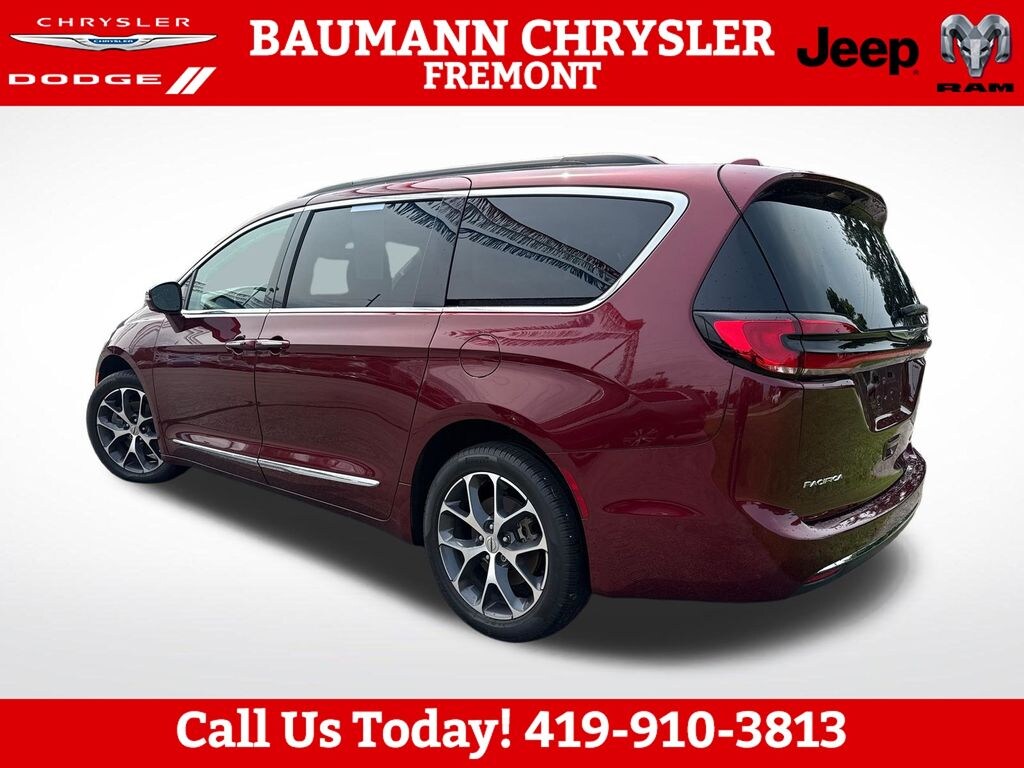 Used 2022 Chrysler Pacifica Limited Minivan/Van