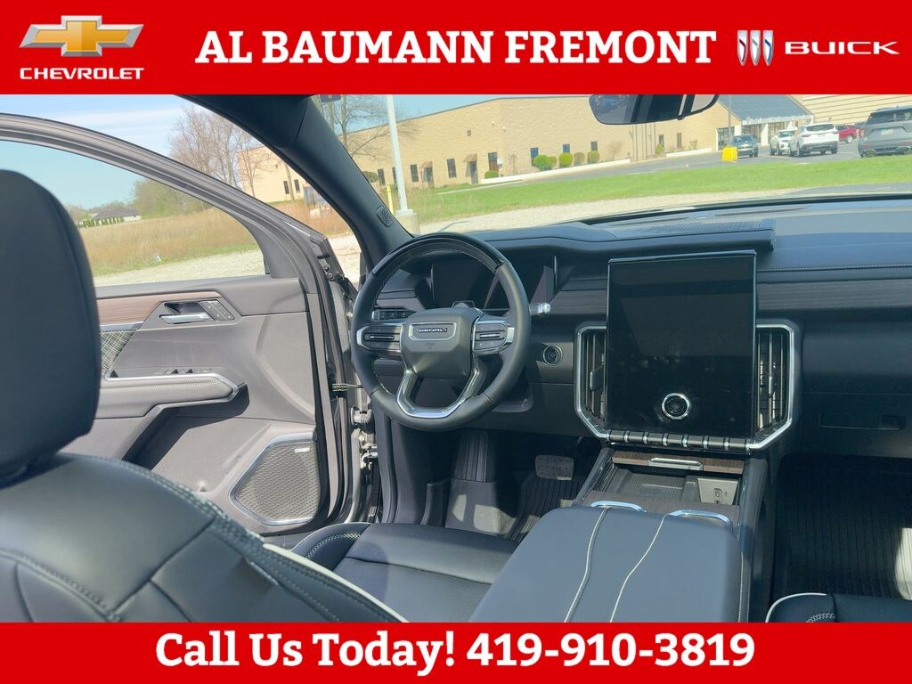 Used 2025 GMC Acadia Denali SUV