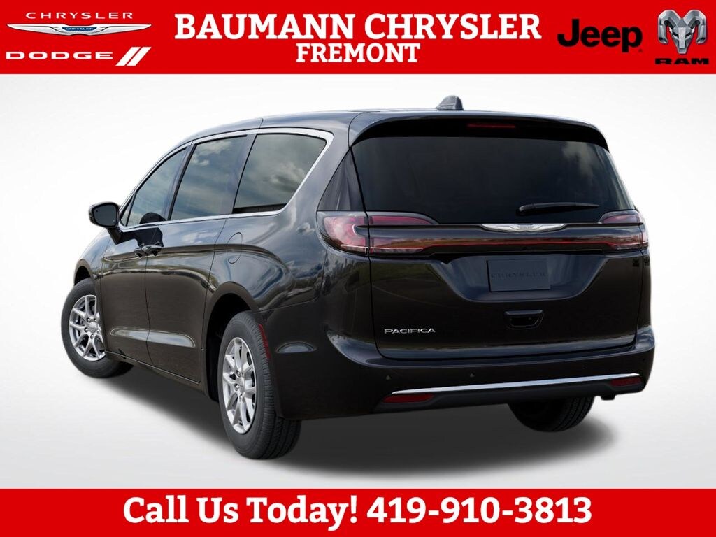 New 2026 Chrysler Pacifica SELECT Passenger Van