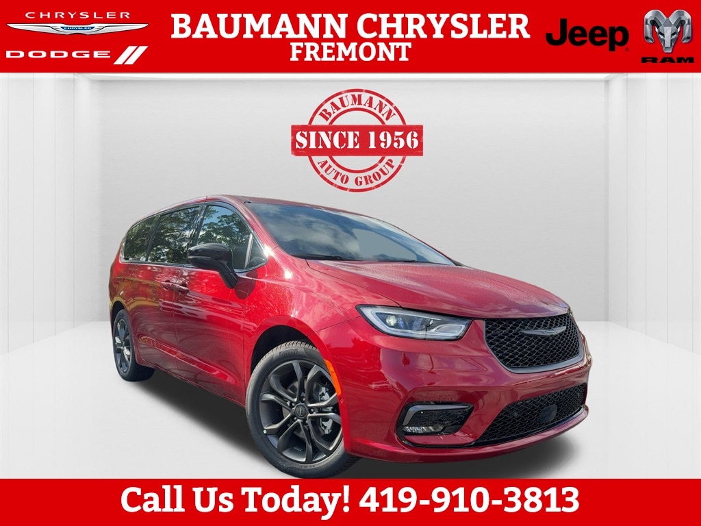 2026 Chrysler Pacifica Passenger Van 