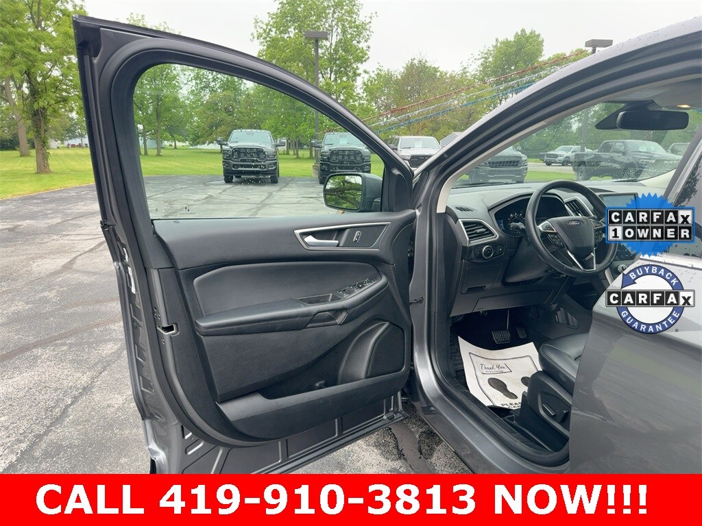 2024 Ford Edge SEL photo 2