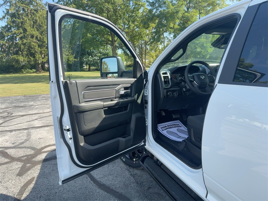 New 2026 Ram 2500 BIG HORN CREW CAB 4X4 6'4 BOX Pickup