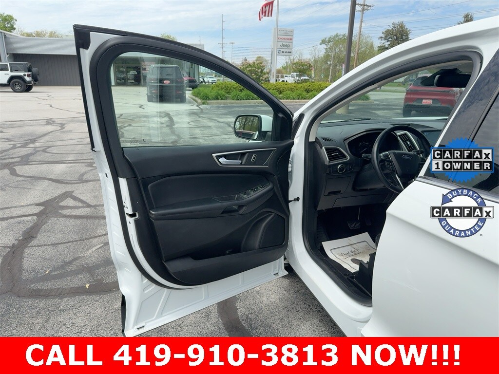 2023 Ford Edge SEL photo 2