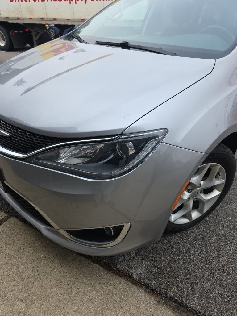2017 Chrysler Pacifica Touring-L Plus's photo