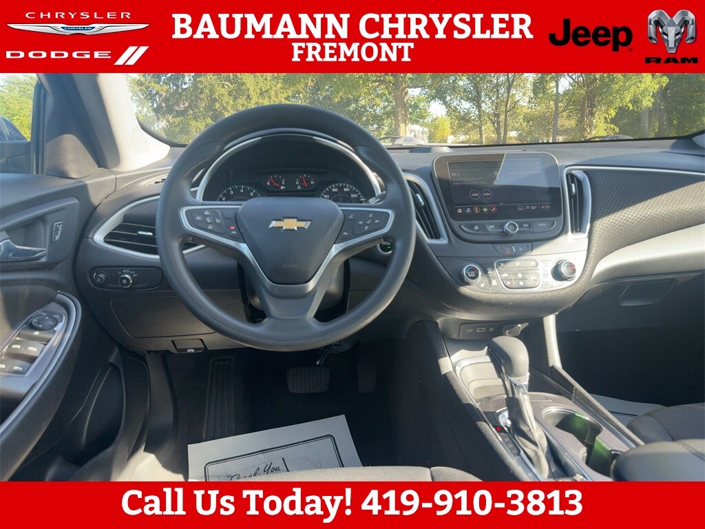2023 Chevrolet Malibu 1LT photo 3