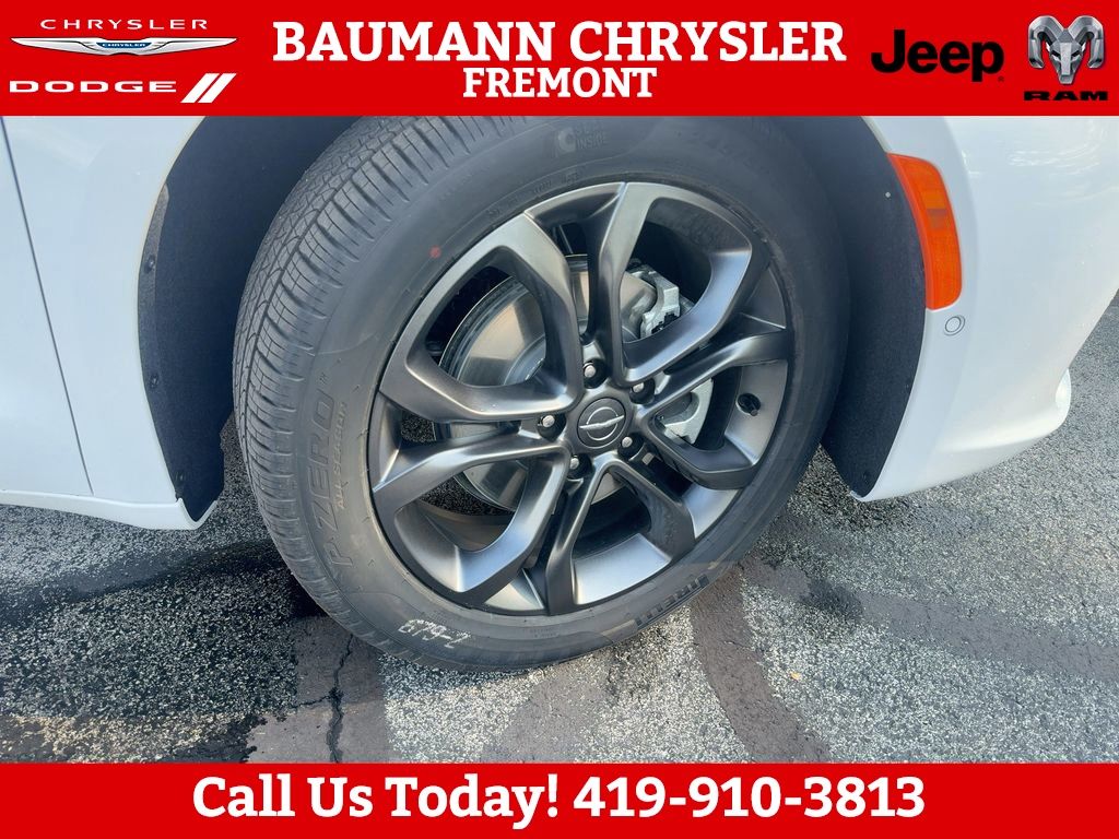 2026 Chrysler Pacifica Select - Photo 26
