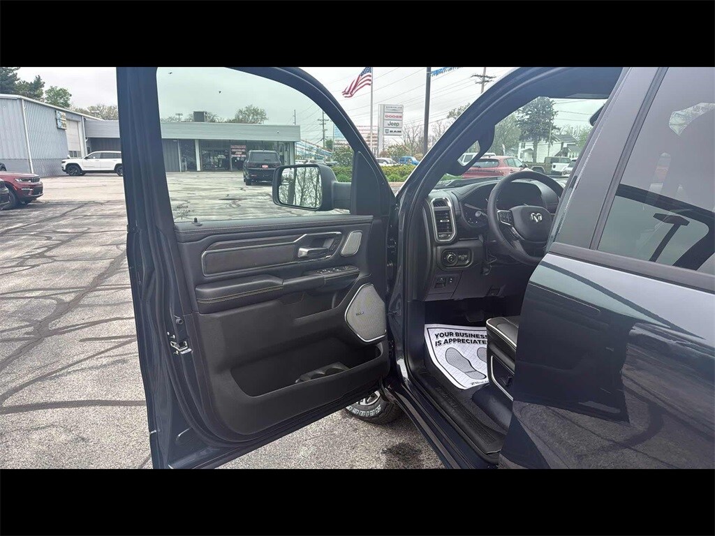 2025 Ram 1500 Laramie photo 2