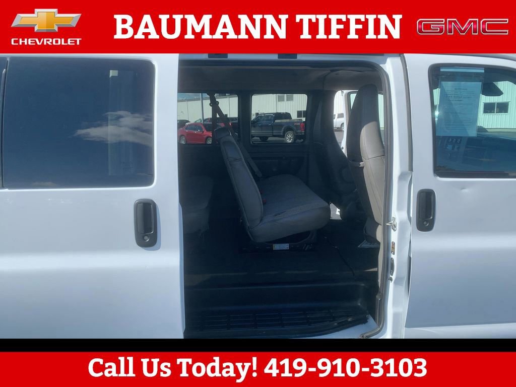 2024 Chevrolet Express Passenger LT - Photo 14