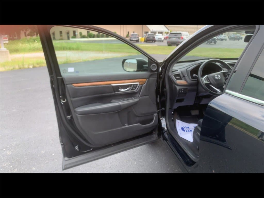 Used 2017 Honda CR-V Touring with VIN 5J6RW2H98HL066613 for sale in Tiffin, OH