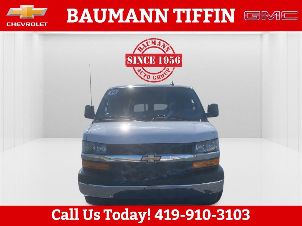 2024 Chevrolet Express Passenger LT - Photo 29