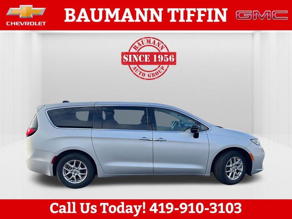 Used 2024 Chrysler Pacifica Touring L