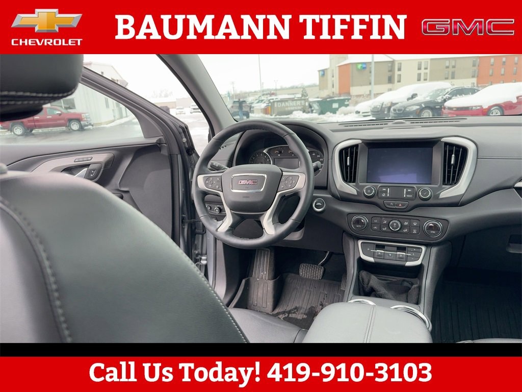 Used 2024 GMC Terrain SLT SUV