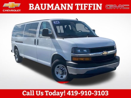 2024 Chevrolet Express Passenger 3500 1LT Van