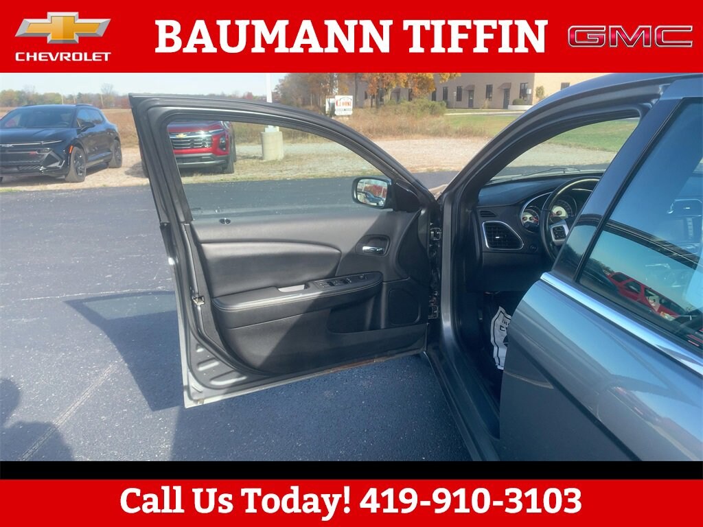 Used 2011 Chrysler 200 Limited